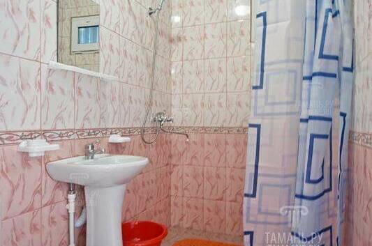 Отдельный двухкомнатный домик с верандой и кухней