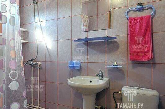 Отдельный однокомнатный домик с верандой на 4-х