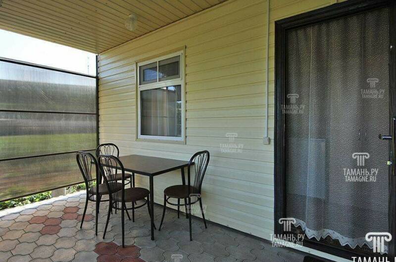 Отдельный однокомнатный домик с верандой на 4-х