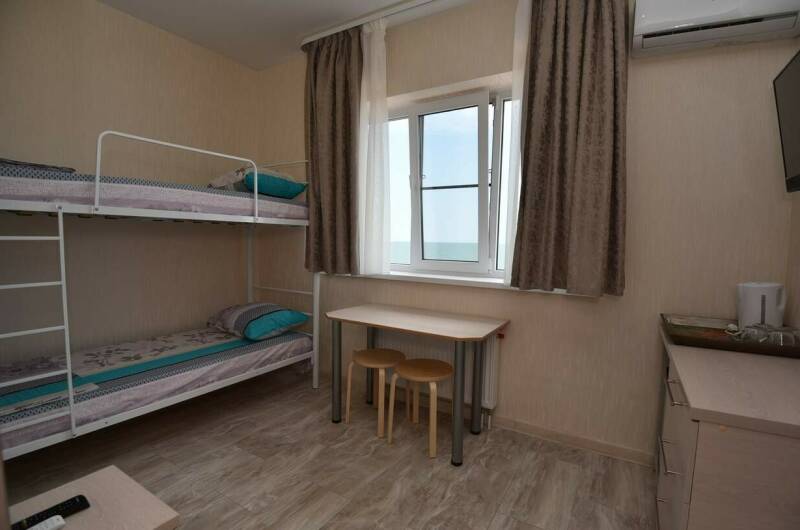 Семейный двухкомнатный номер с видом на море