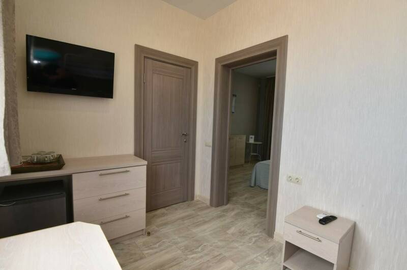 Семейный двухкомнатный номер с видом на море