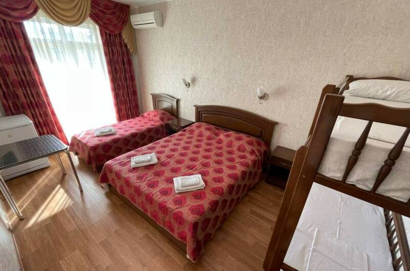 Четырёхместный номер