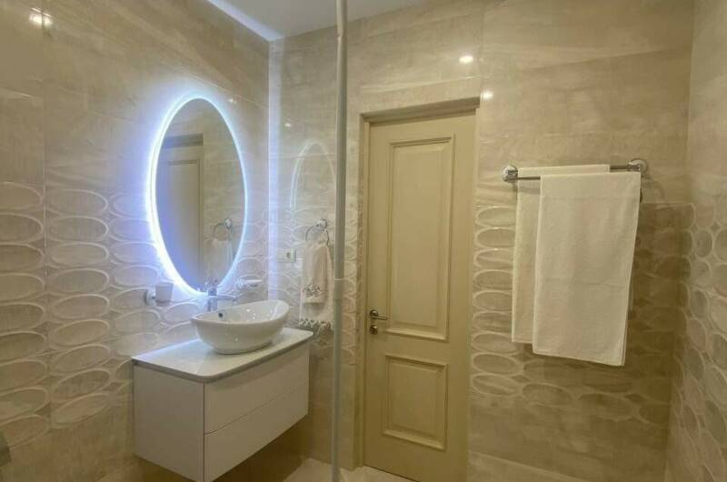 Семейный люкс с балконом № 102