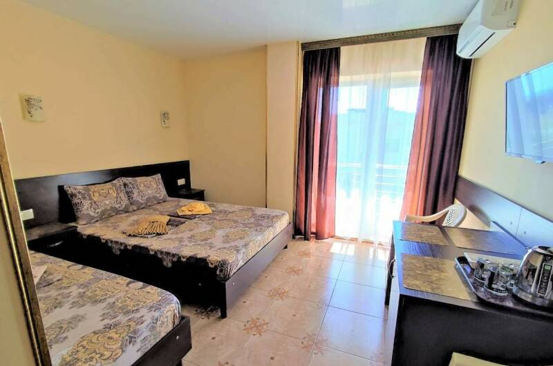 Улучшенный 3-хместный номер с балконом