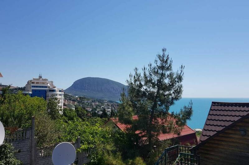 № 3 Второй этаж с 2 балконами и террасой