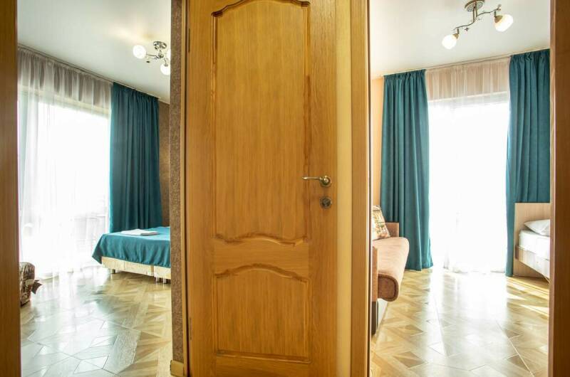 Семейный 2-х комнатный номер