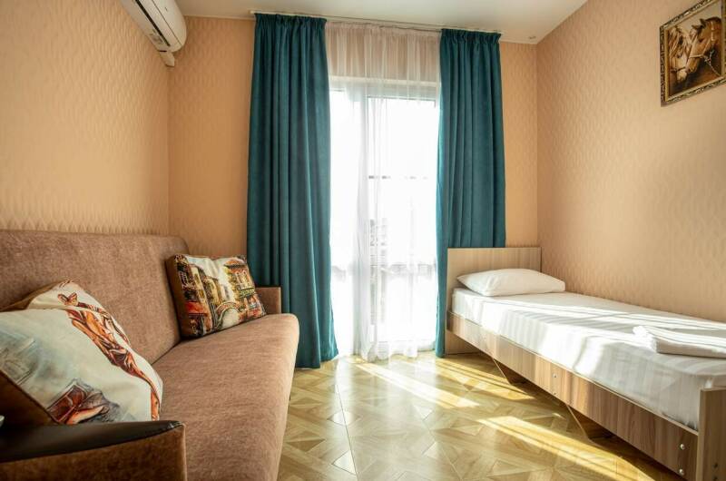 Семейный 2-х комнатный номер