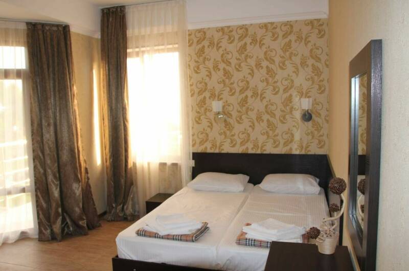 Трехместный номер с балконом