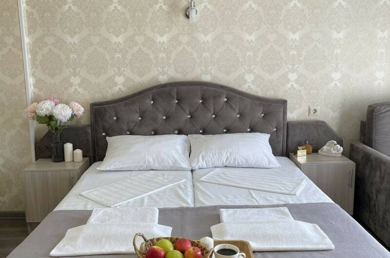 Семейный номер с балконом, вид во двор