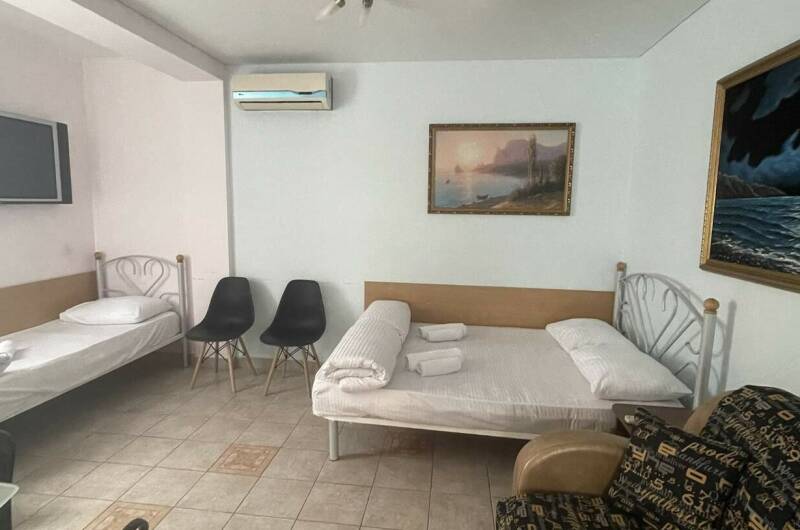 Шестиместный номер-студия