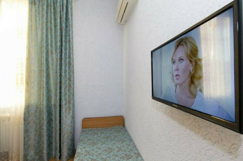 Четырёхместный номер (кровати 2+1+1)