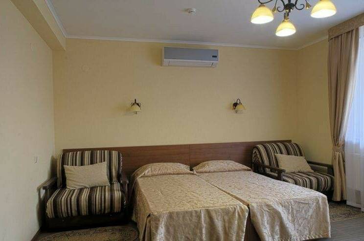 Четырёхместный номер с балконом