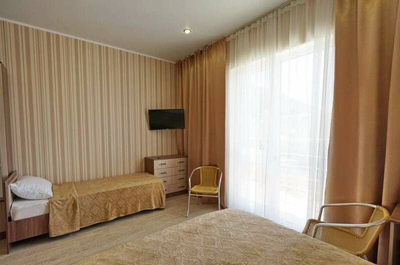 Трёхместный «Стандарт» с балконом