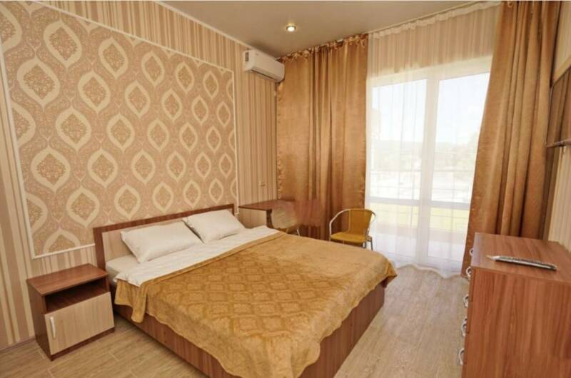 Двухкомнатный номер «Люкс» с балконом