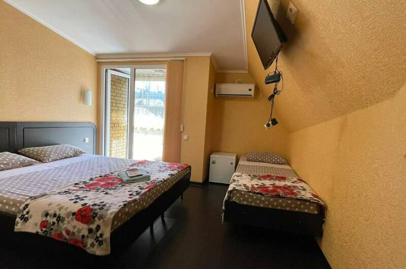 Трёхместный «Стандарт» № 4 на третьем этаже