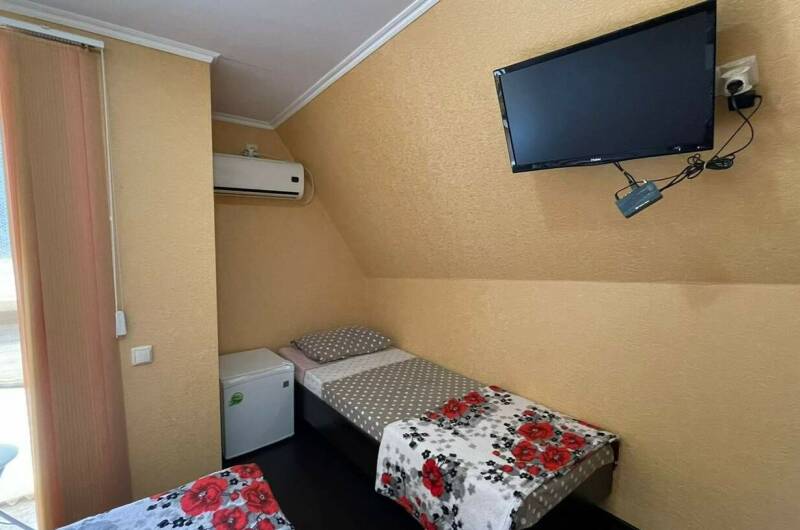 Трёхместный «Стандарт» № 4 на третьем этаже