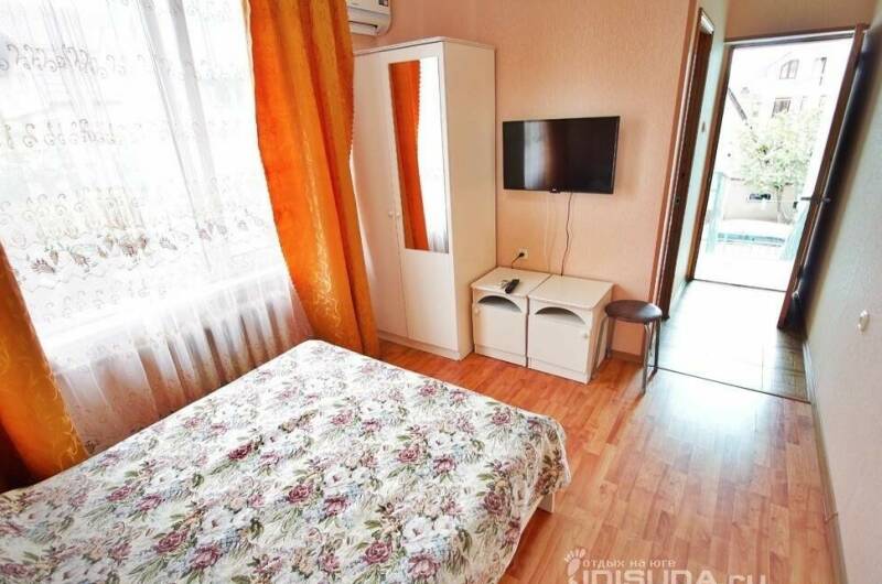 Двухместный номер с балконом (4)