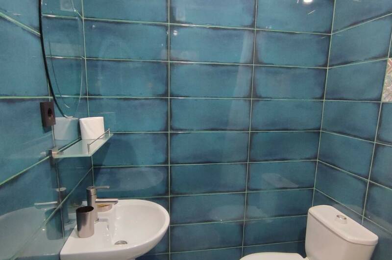 Четырехместный номер с балконом (8)