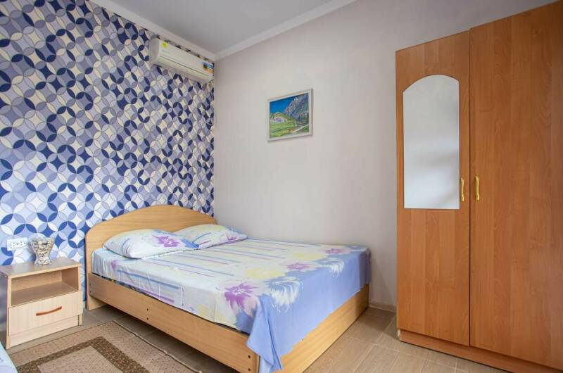 «Эконом+» трехместный