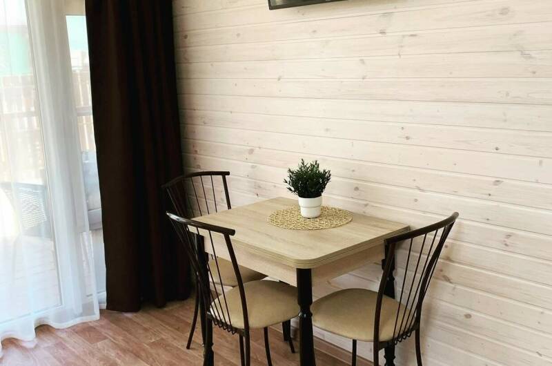 Номер с двуспальной и двухъярусной кроватями