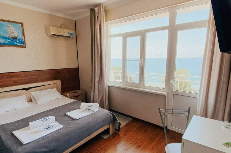 Стандарт с балконом и прямым видом на море