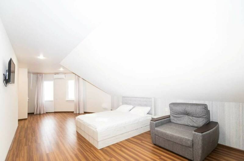 Семейный с балконом и прямым видом на море