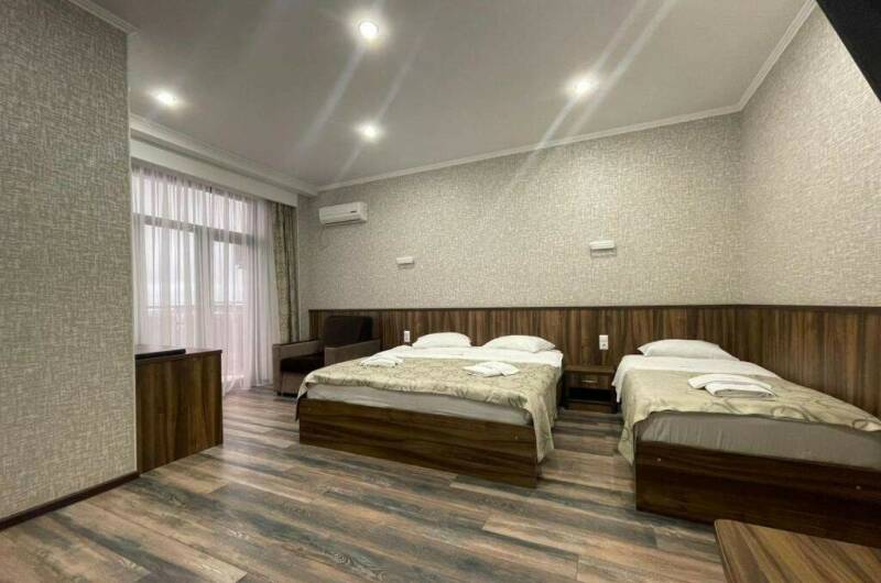 Четырехместный семейный номер с завтраком