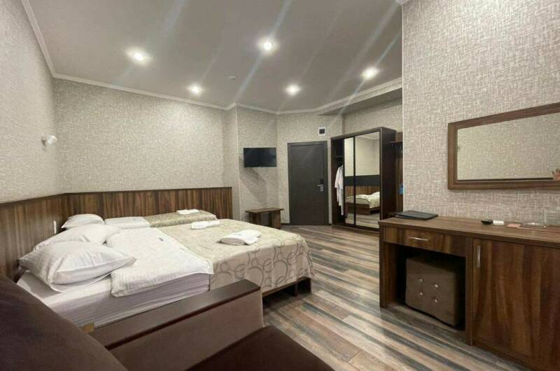 Четырехместный семейный номер с завтраком