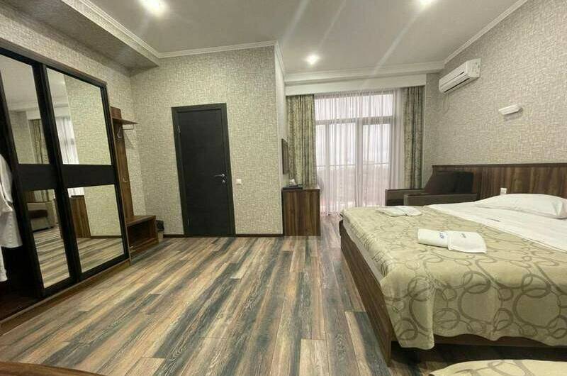 Четырехместный «Делюкс» с балконом с питанием