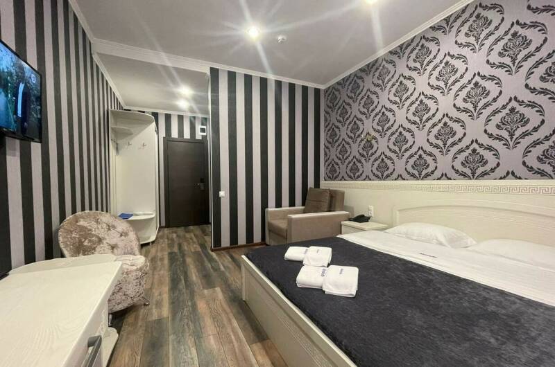 Люкс трехместный с балконом