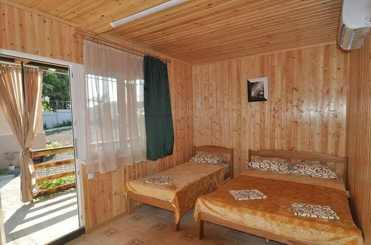 Домик однокомнатный 3−4 местн с кухней на балконе