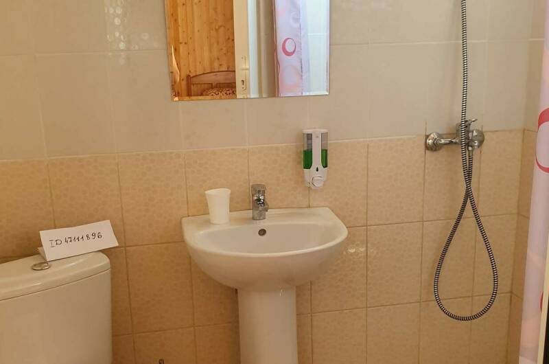 Домик однокомнатный 3−4 местн с кухней на балконе