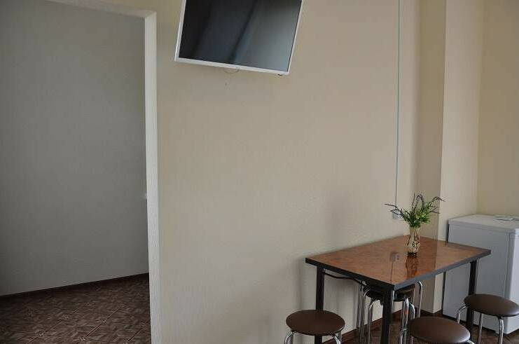 Двухкомнатный домик 6-ти (4+2) местный с кухней