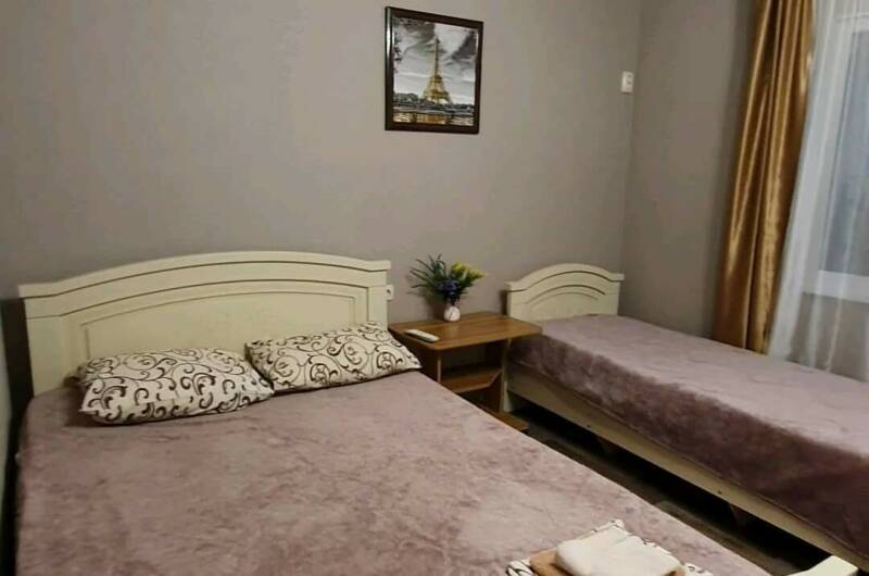 Двухкомнатный домик 7-ми (4+3)местный с кухней