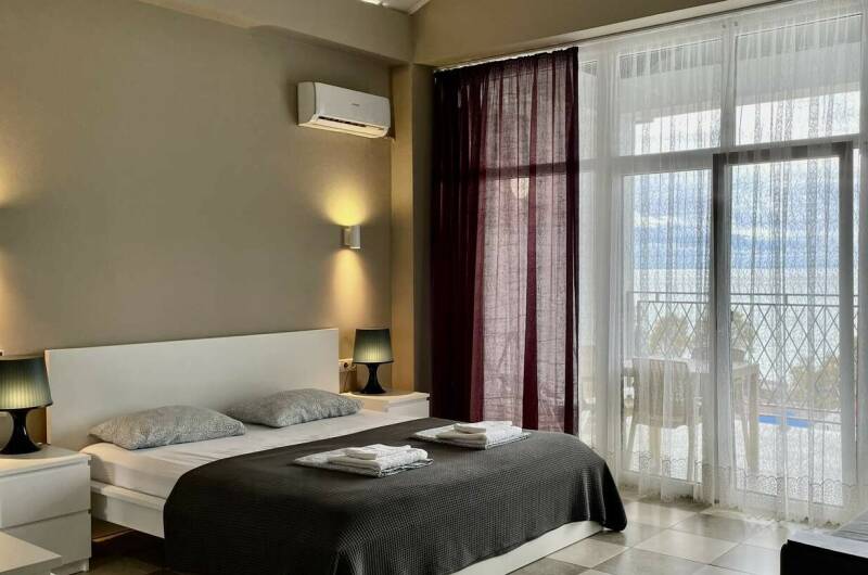 Deluxe с собcтвeнным mini-бaccейнoм нa тeррaсе