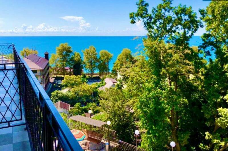 Standard c двуспальной кpoвaтью и дивaнoм