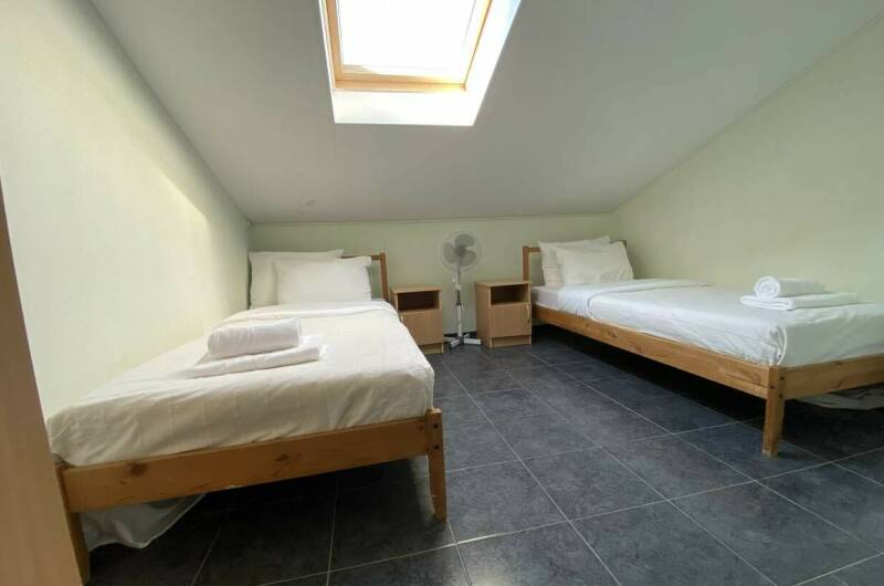 Эконом 2х местный на мансарде