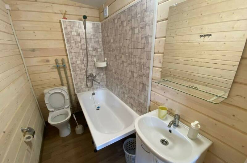 Номер двухкомнатный с кухней в доме из бруса