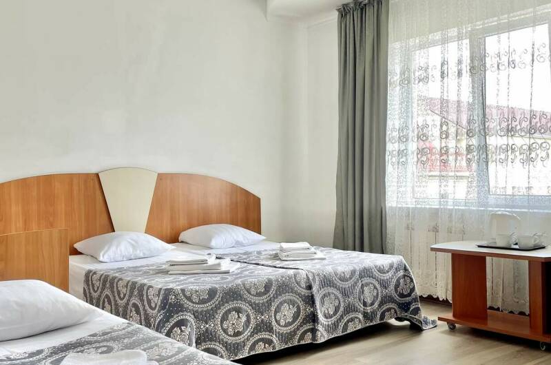 Трёхместный номер с удобствами