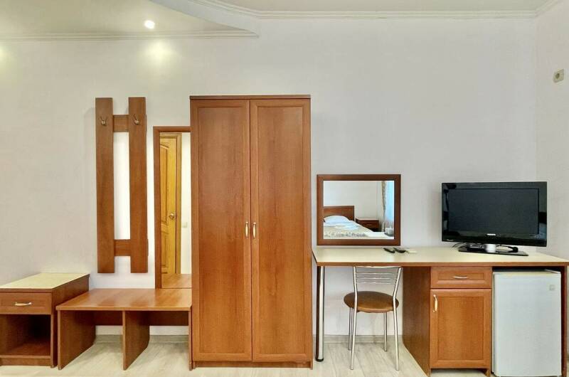 Трёхместный номер с удобствами