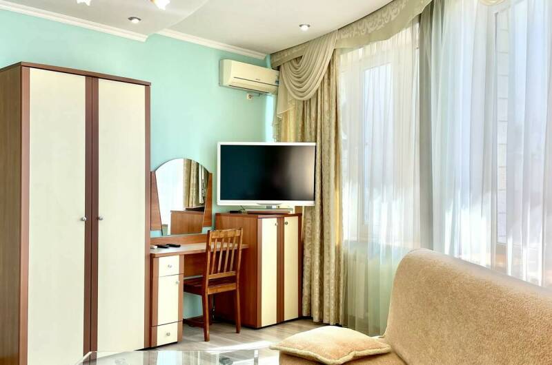 Трёхкомнатный номер «Люкс»