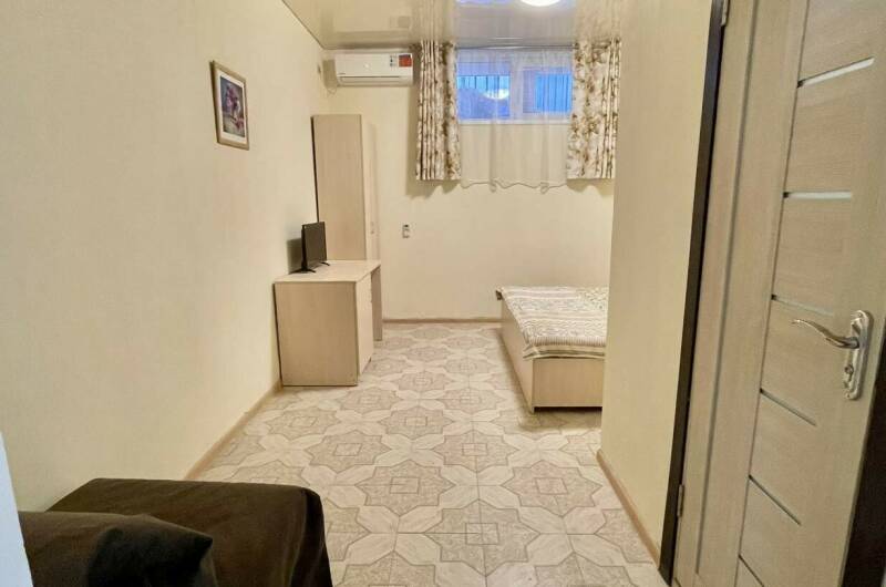 Трёхместный «Эконом» (цоколь)