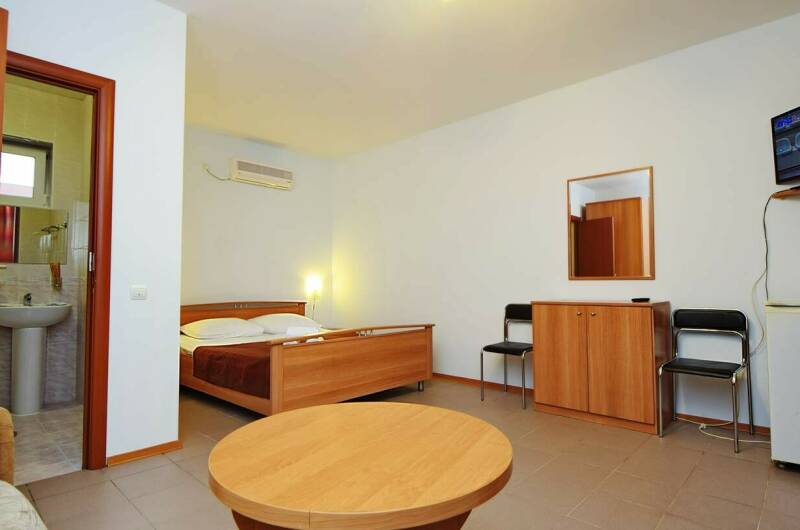 «Полулюкс»