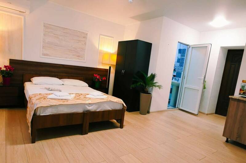 2-х местный с мини-кухней и балконом + 2 д. места