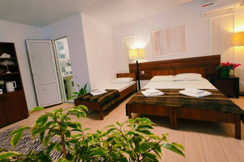 3-х местный с мини-кухней и балконом + 2 д. места