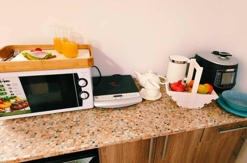 3-х местный с мини-кухней и балконом + 2 д. места