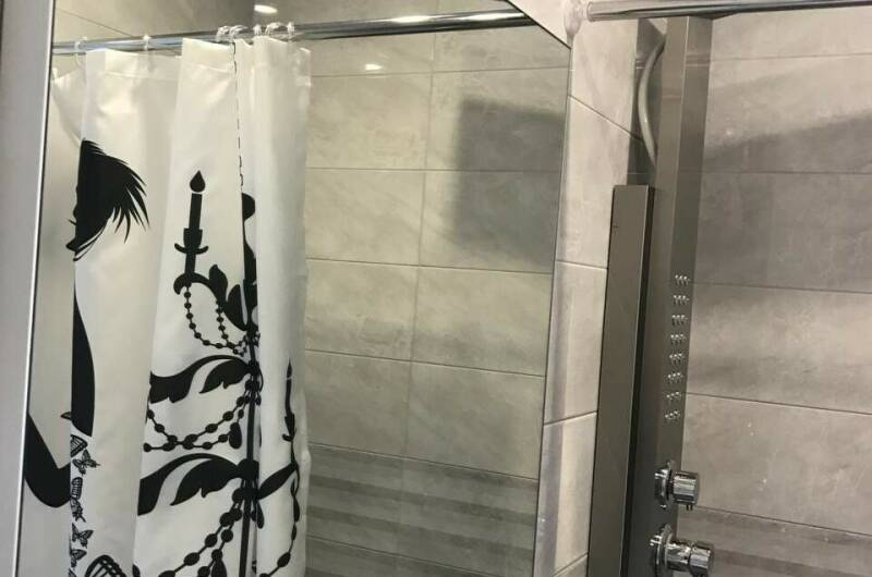 Номер с балконом (2−4 человека)