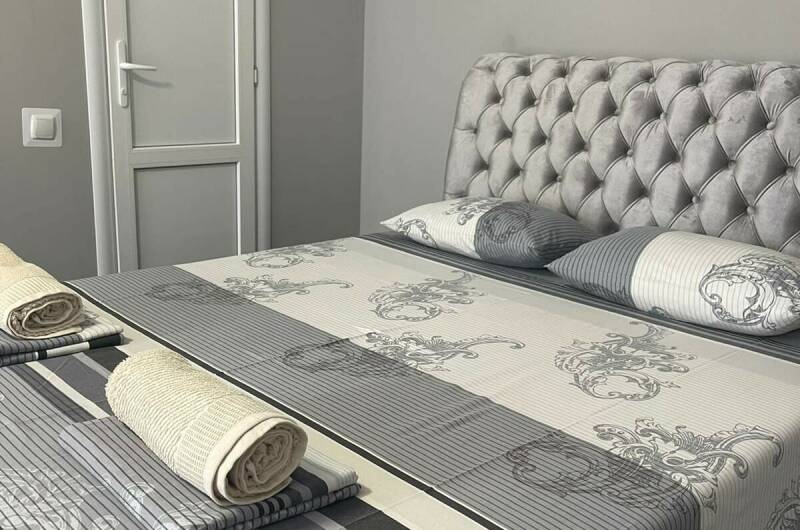 Номер «Полулюкс» (2−4 человека)