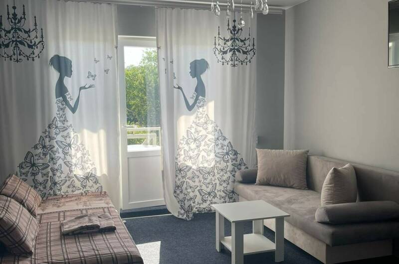 Двухкомнатный с балконом