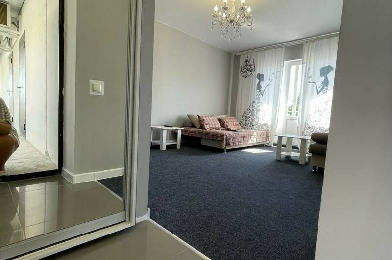 Двухкомнатный с балконом